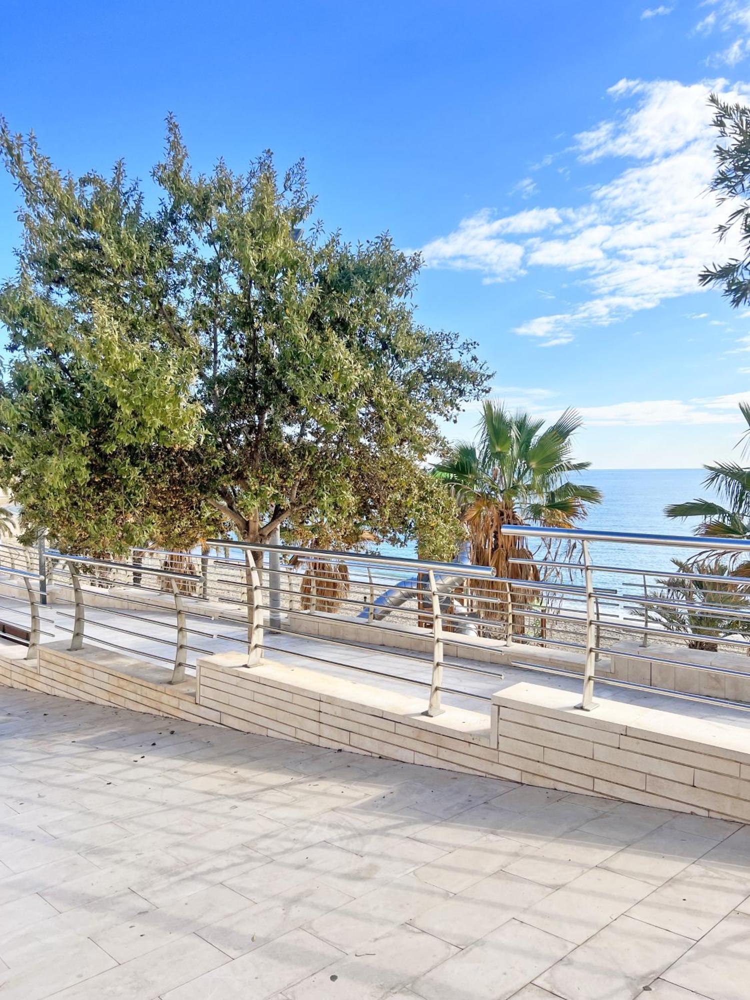 Апартаменты A 100 Metros De La Playa. Parking Gratuito Privado Аликанте Экстерьер фото