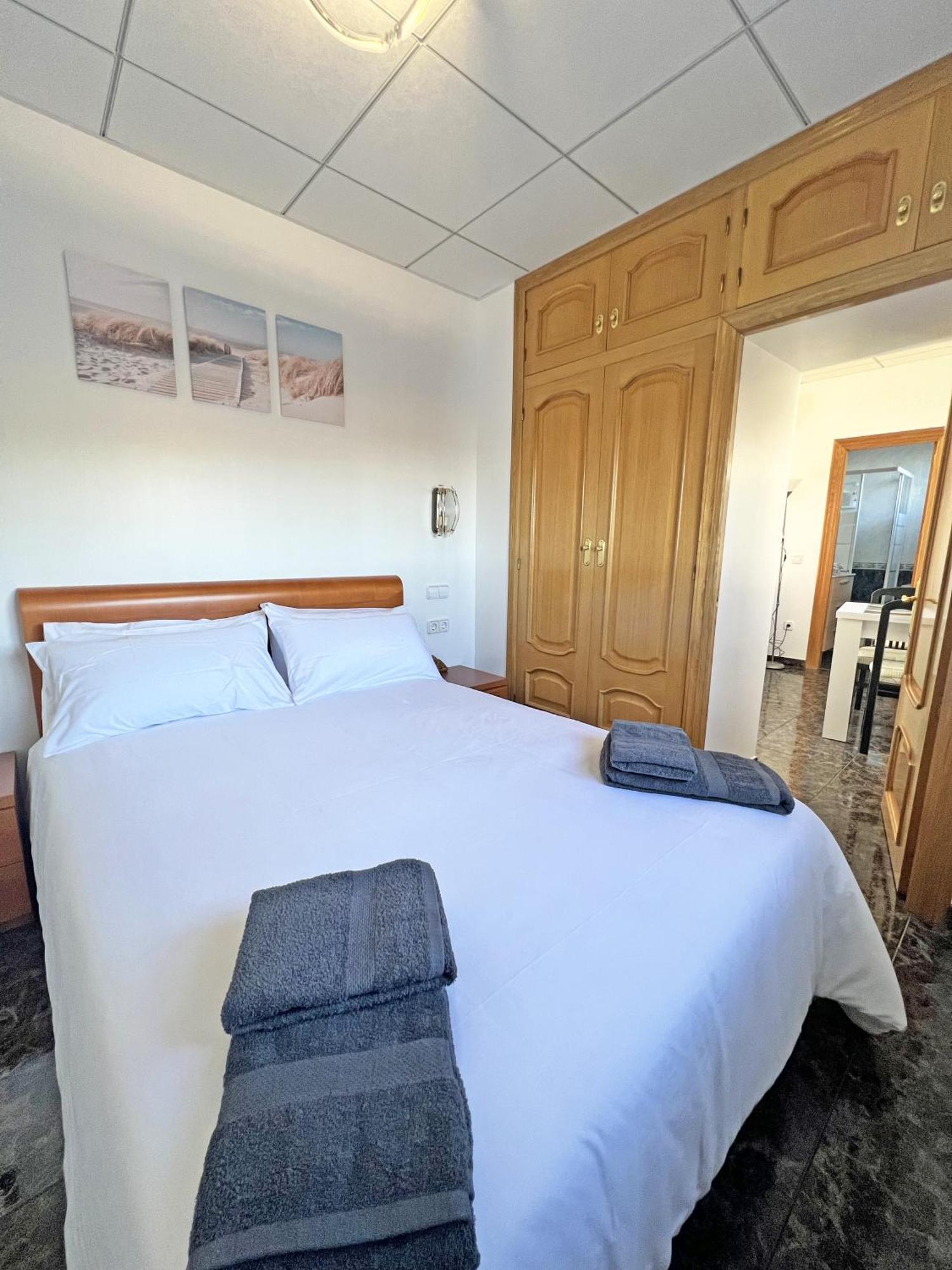 Апартаменты A 100 Metros De La Playa. Parking Gratuito Privado Аликанте Экстерьер фото