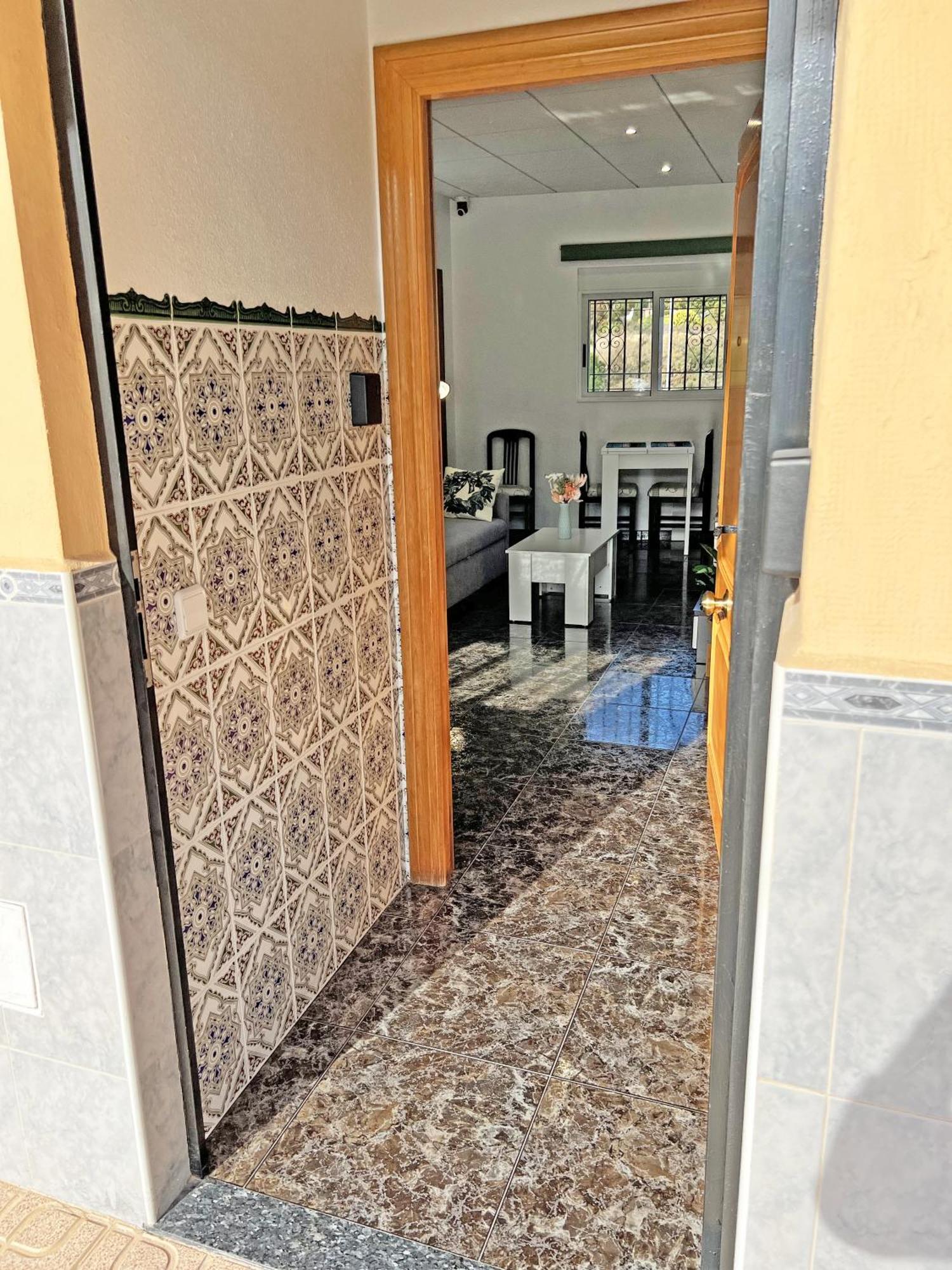 Апартаменты A 100 Metros De La Playa. Parking Gratuito Privado Аликанте Экстерьер фото